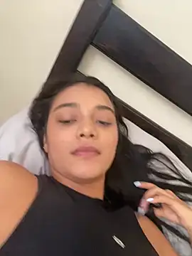 evely coelloo online show from February 14, 10:25 pm