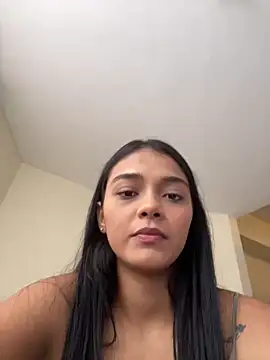 evely coelloo online show from March 18, 9:32 pm