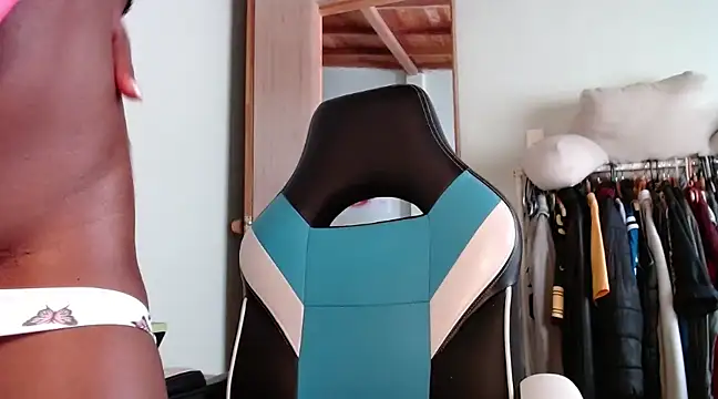 Snapshot of Kalua_Brown chatting on March 3, 6:44 pm Kalua Brown online show from March 3, 6:44 pm