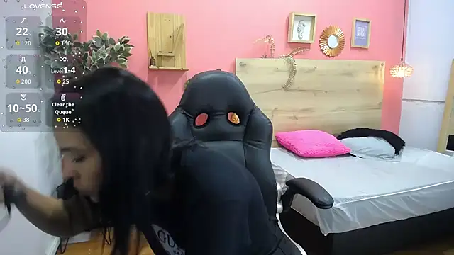 scarlet-foox online show from September 29, 12:10 pm