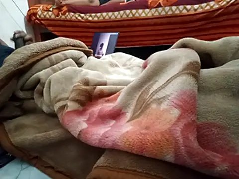 CuteyCouple online show from March 29, 6:19 pm