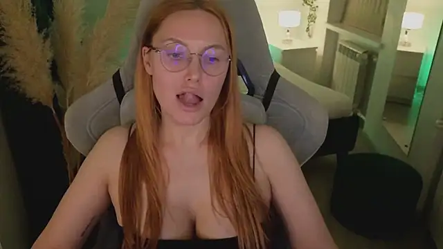 Love Call online show from February 22, 8:40 am