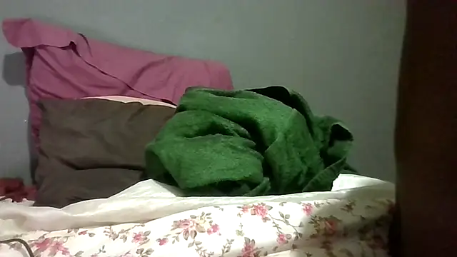 Snapshot of TheeRealShow chatting on February 15, 7:51 am TheeRealShow online show from February 15, 7:51 am