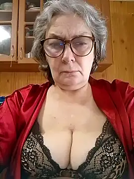 Snapshot of IrinaSweet54 chatting on June 16, 8:06 am IrinaSweet54 online show from June 16, 8:06 am