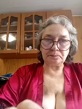 Snapshot of IrinaSweet54 chatting on June 17, 9:12 am IrinaSweet54 online show from June 17, 9:12 am