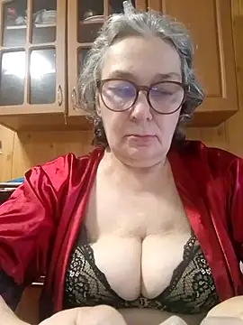 Snapshot of IrinaSweet54 chatting on June 24, 8:35 am IrinaSweet54 online show from June 24, 8:35 am