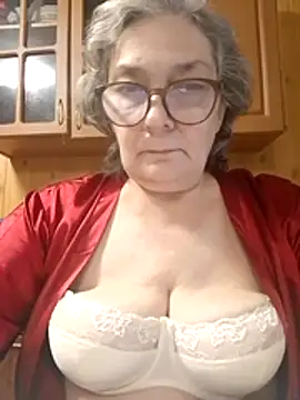 Snapshot of IrinaSweet54 chatting on June 27, 3:17 pm IrinaSweet54 online show from June 27, 3:17 pm