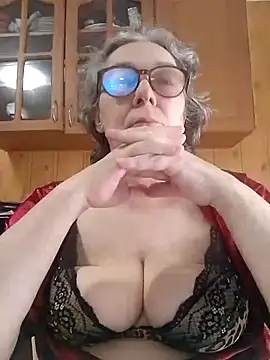 Snapshot of IrinaSweet54 chatting on July 12, 9:44 am IrinaSweet54 online show from July 12, 9:44 am