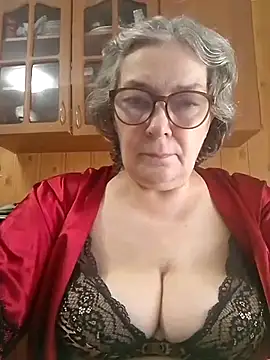 Snapshot of IrinaSweet54 chatting on July 14, 9:03 am IrinaSweet54 online show from July 14, 9:03 am