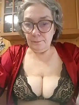 Snapshot of IrinaSweet54 chatting on July 14, 10:21 am IrinaSweet54 online show from July 14, 10:21 am