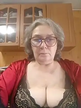 Snapshot of IrinaSweet54 chatting on July 21, 9:00 am IrinaSweet54 online show from July 21, 9:00 am