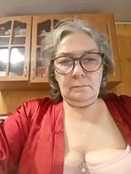 Snapshot of IrinaSweet54 chatting on July 24, 10:02 am IrinaSweet54 online show from July 24, 10:02 am