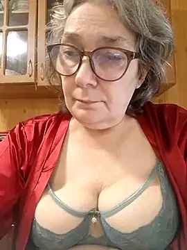 Snapshot of IrinaSweet54 chatting on July 25, 9:40 am IrinaSweet54 online show from July 25, 9:40 am