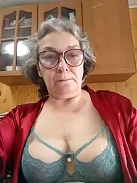 Snapshot of IrinaSweet54 chatting on July 26, 9:38 am IrinaSweet54 online show from July 26, 9:38 am