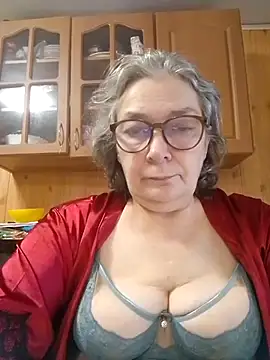 Snapshot of IrinaSweet54 chatting on July 28, 6:42 am IrinaSweet54 online show from July 28, 6:42 am