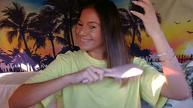 Snapshot of Sexyhottpunani chatting on October 18, 1:56 pm Sexyhottpunani online show from October 18, 1:56 pm