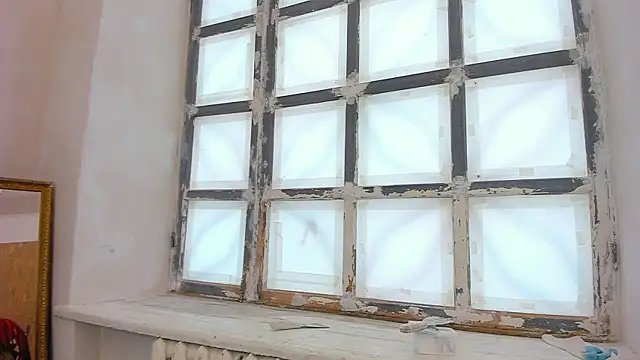 YourSuperModel online show from February 27, 11:20 am