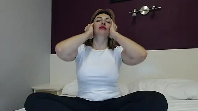 Mallinia online show from February 1, 6:40 pm