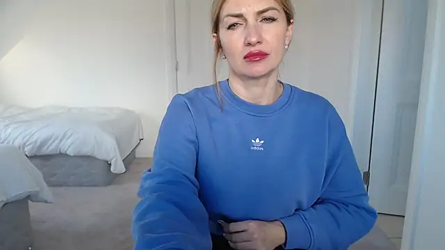 Mallinia online show from February 4, 3:57 pm