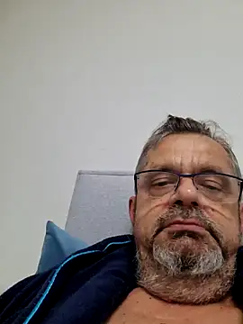 Snapshot of axecoman60 chatting on January 20, 7:04 pm axecoman60 online show from January 20, 7:04 pm