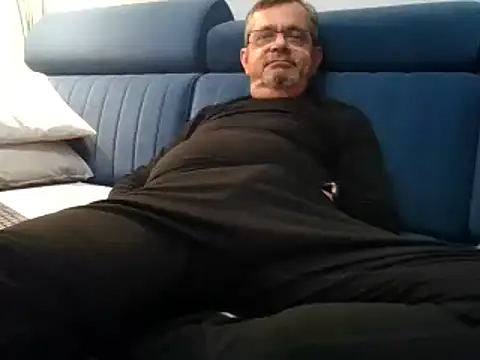 Snapshot of axecoman60 chatting on January 31, 7:18 pm axecoman60 online show from January 31, 7:18 pm