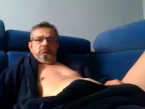 Snapshot of axecoman60 chatting on February 16, 7:05 pm axecoman60 online show from February 16, 7:05 pm