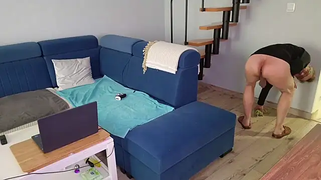 Snapshot of axecoman60 chatting on March 11, 10:51 am axecoman60 online show from March 11, 10:51 am