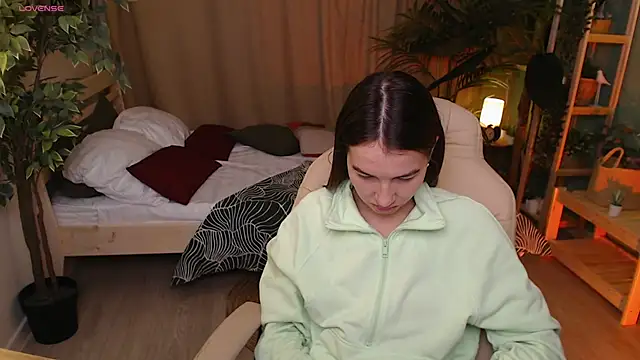 Bellla Haddid online show from November 20, 1:39 am