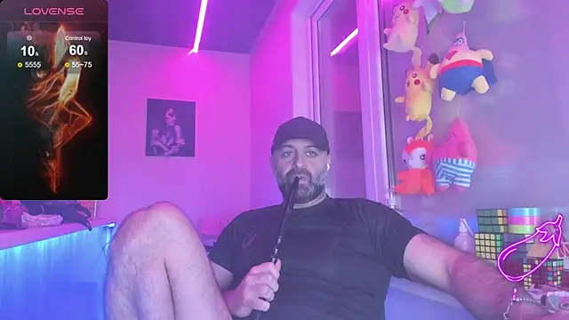 Snapshot of MAGABEAR077 chatting on March 8, 5:17 am MAGABEAR077 online show from March 8, 5:17 am