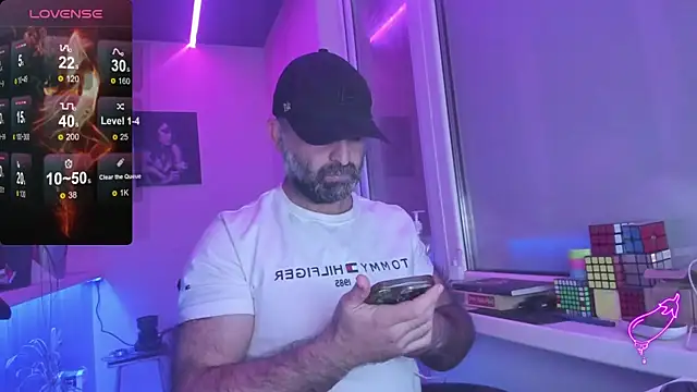 Snapshot of MAGABEAR077 chatting on September 17, 2:24 am MAGABEAR077 online show from September 17, 2:24 am