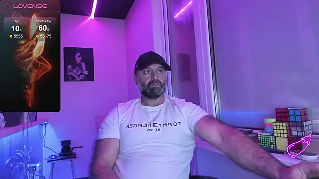 Snapshot of MAGABEAR077 chatting on September 22, 10:56 pm MAGABEAR077 online show from September 22, 10:56 pm