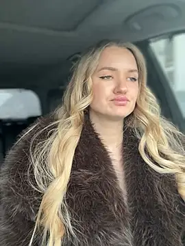 Snapshot of Devill_Angel_ chatting on February 12, 9:15 am Devill Angel online show from February 12, 9:15 am