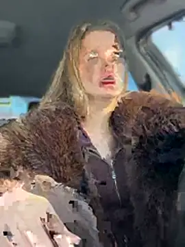 Snapshot of Devill_Angel_ chatting on February 13, 10:00 am Devill Angel online show from February 13, 10:00 am