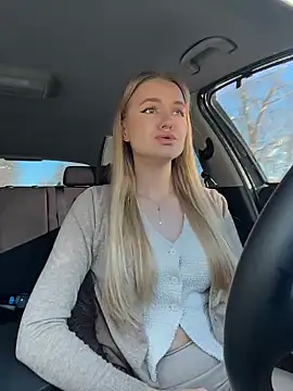 Snapshot of Devill_Angel_ chatting on February 14, 9:17 am Devill Angel online show from February 14, 9:17 am