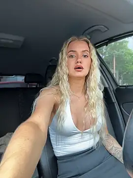 Snapshot of Devill_Angel_ chatting on July 19, 10:52 am Devill Angel online show from July 19, 10:52 am
