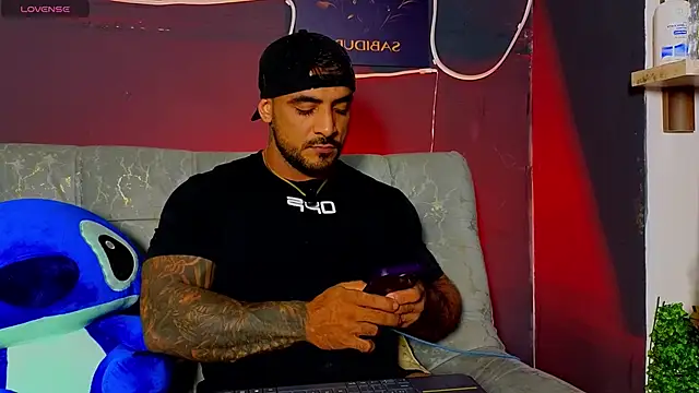 Snapshot of ERIC_HARRISON chatting on February 17, 1:46 am ERIC HARRISON online show from February 17, 1:46 am