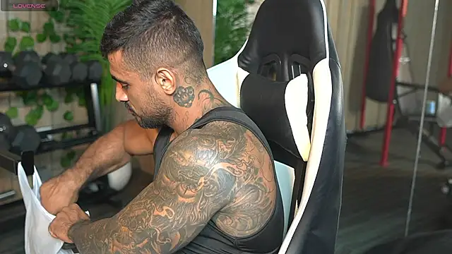 ERIC HARRISON online show from April 5, 12:19 am