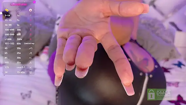 EmilyLeah  online show from January 10, 8:15 pm