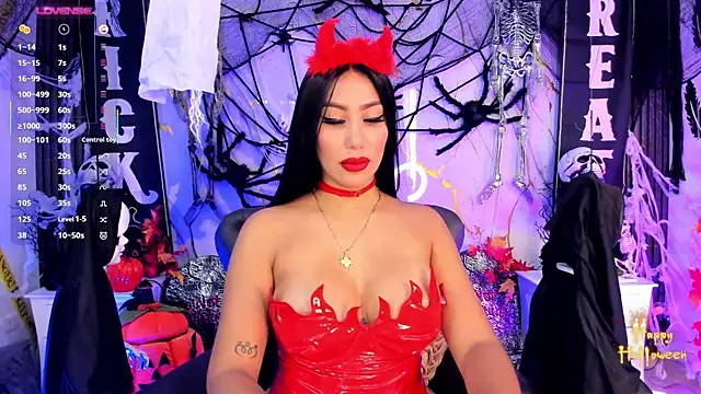 EmilyLeah  online show from October 24, 2:13 pm