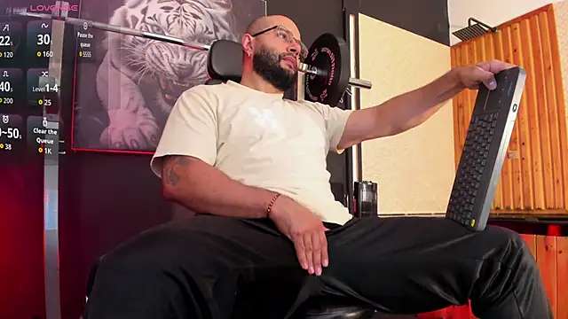 Luke  09 online show from February 23, 11:29 am