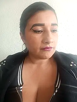 Hannahcandyy online show from April 15, 6:59 pm