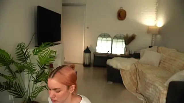 Snapshot of Heidi11 chatting on May 28, 3:42 pm Heidi11 online show from May 28, 3:42 pm