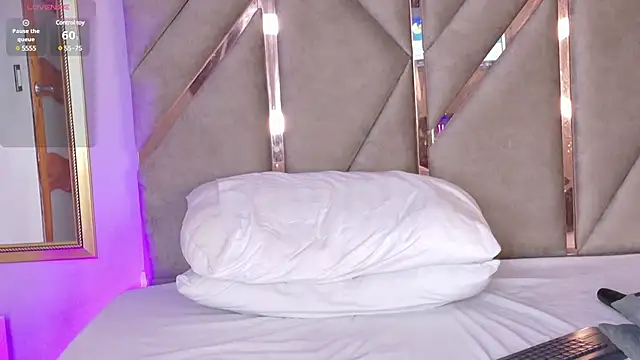 Lola King online show from February 22, 9:01 am