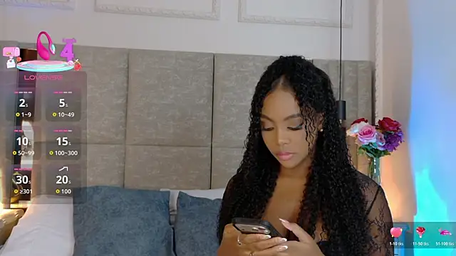 Lola King online show from April 2, 4:10 am