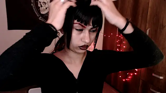 Snapshot of Little-Lucifer chatting on March 12, 9:43 pm Little-Lucifer online show from March 12, 9:43 pm