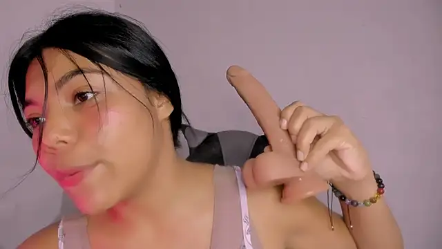 veky saliva01 online show from April 4, 2:14 pm