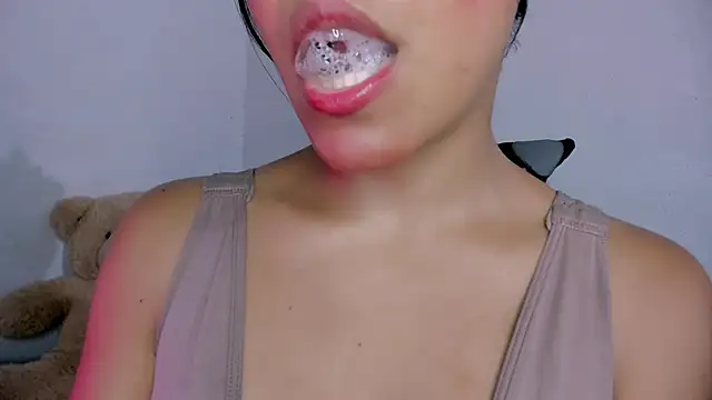 veky saliva01 online show from April 21, 10:56 pm