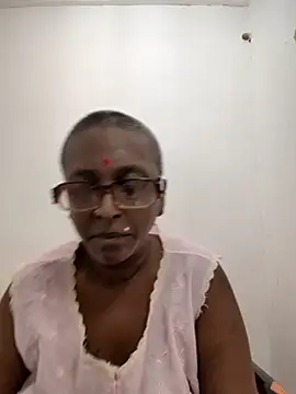 Snapshot of mamakarma1403 chatting on June 25, 4:34 am mamakarma1403 online show from June 25, 4:34 am