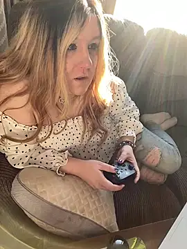 PuckBunny17 online show from December 13, 8:04 pm