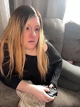 PuckBunny17 online show from January 14, 6:28 pm